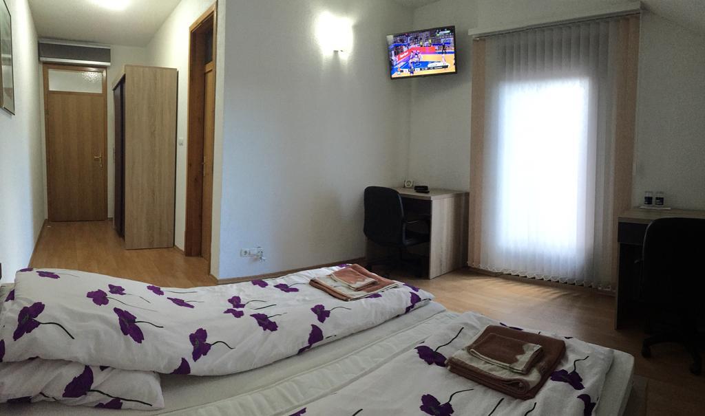 City Bridge Guest House Bihać Esterno foto