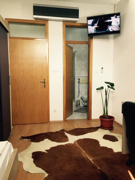 City Bridge Guest House Bihać Esterno foto