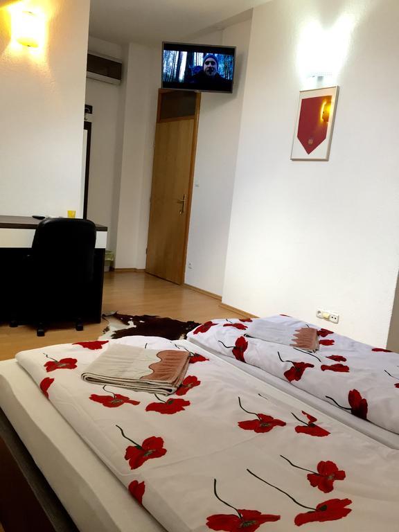 City Bridge Guest House Bihać Esterno foto